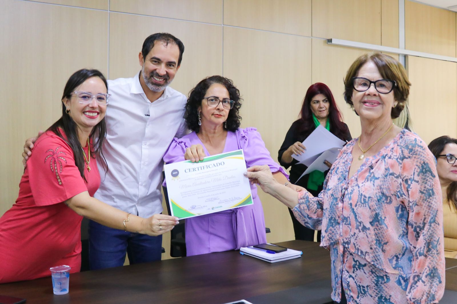 Novos conselheiros municipais de Educação tomam posse em Senador Canedo